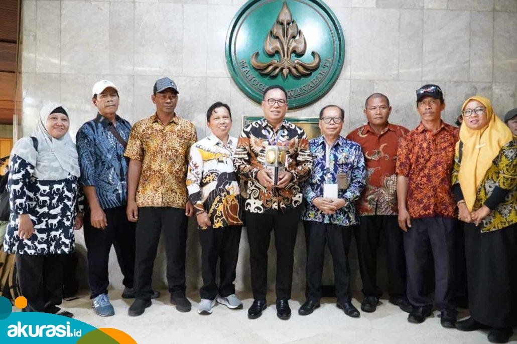 Kado HUT ke-22 PPU, Kabupaten ini Raih Penghargaan Adipura Kategori Kota Kecil