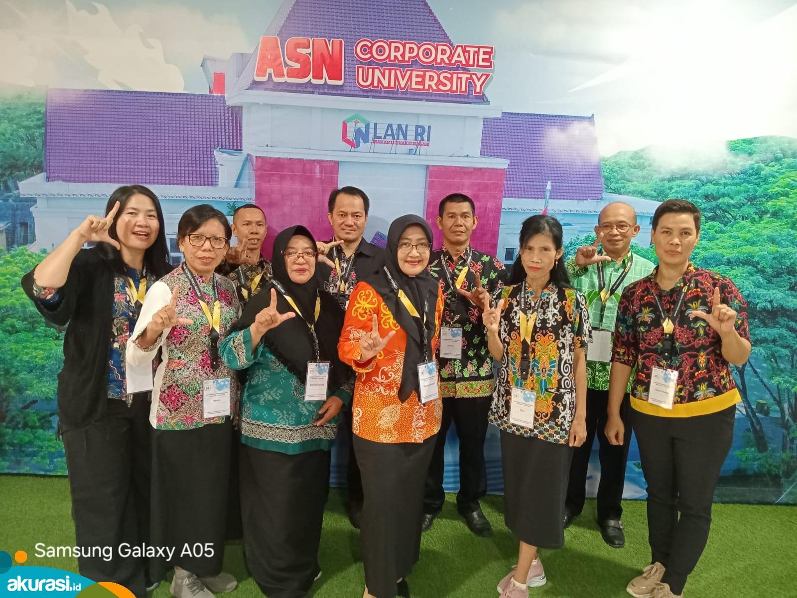 Kelompok 2 Peserta PKP Angkatan I Puslatbang KDOD LAN 2024, bercerita tentang Bontang Kuala 500 besar Anugerah Desa Wisata Indonesia. (istimewa)