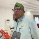 Wali Kota Bontang Basri Rase saat diwawancarai terkait konflik gugatan tapal batas Sidrap. (Nuraini/Akurasi.id)