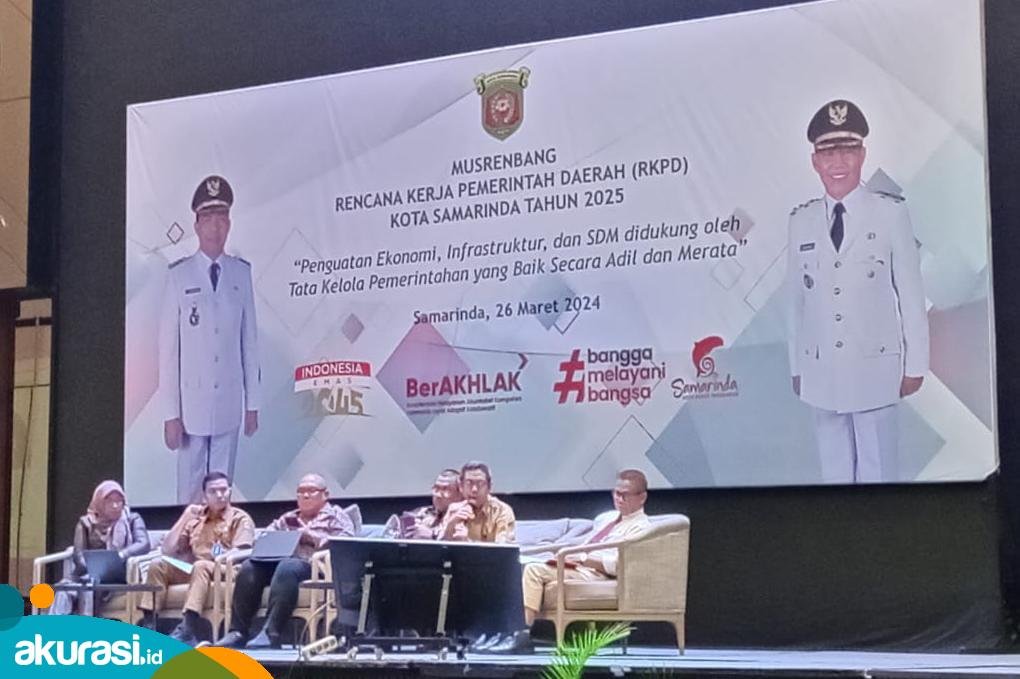 Lima narasumber menjadi pembicara dalam Musrenbang RKPD 2025. (Yasinta Erikania Daniartie/Akurasi.id)