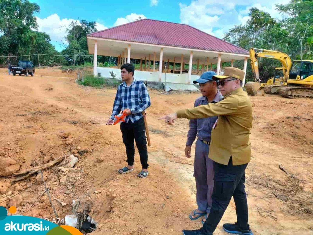 Bau Bakaran Batu Bara Dikeluhkan, Makmur Marbun Langsung Tinjau ke Desa Sesulu