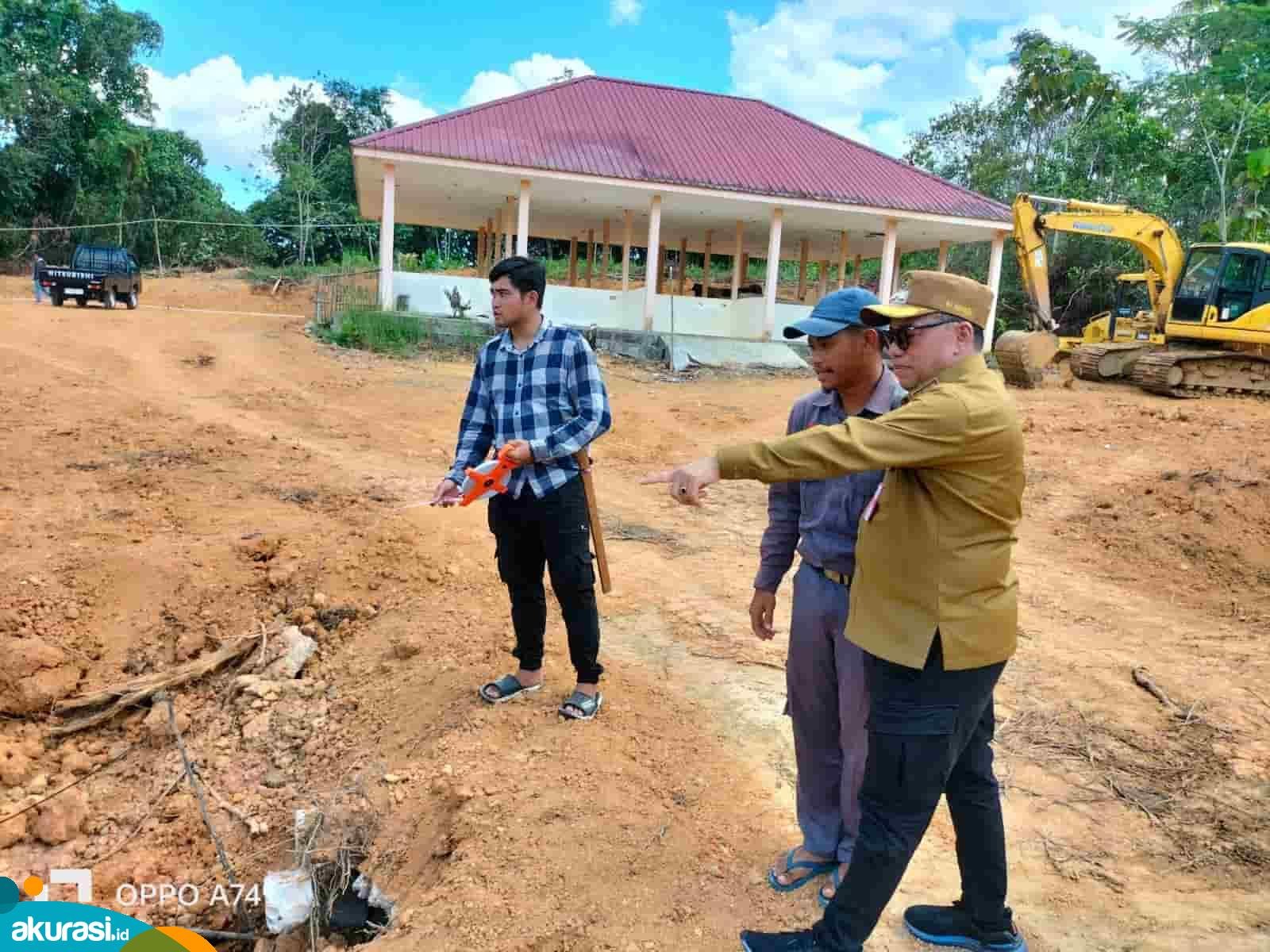Bau Bakaran Batu Bara Dikeluhkan, Makmur Marbun Langsung Tinjau ke Desa Sesulu
