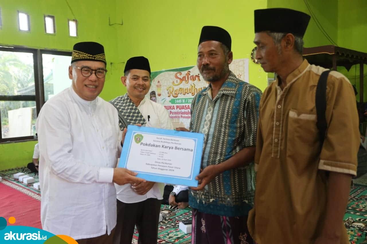 Beri Bantuan Hibah untuk Ponpes, Makmur Marbun Beri Santri Pendidikan Terbaik