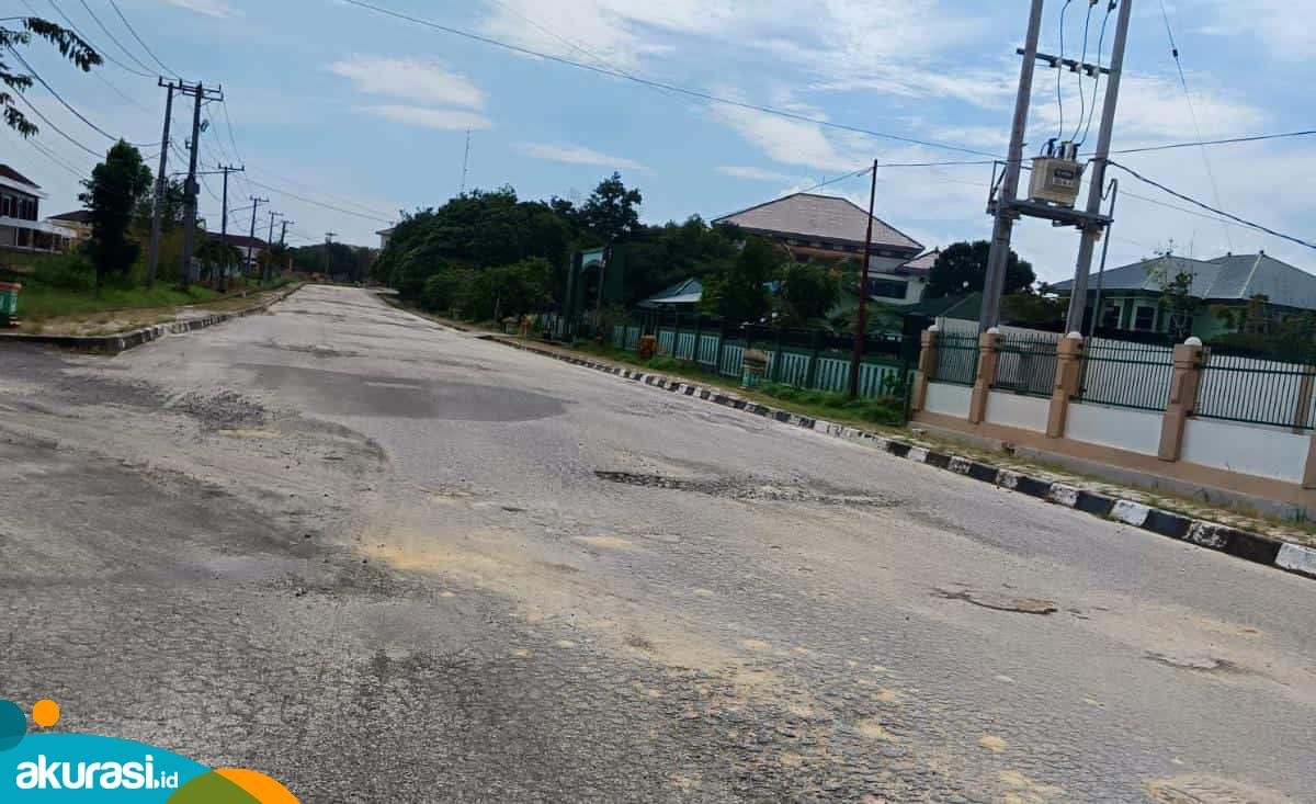 Jalan Kompleks Kantor Pemda PPU Rusak, Sodikin Diperbaiki Setelah Proyek Selesai