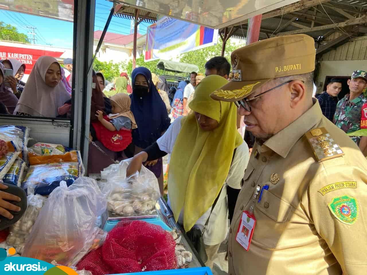 Tinjau Pasar Murah, Makmur Marbun Pastikan Ketersediaan Bahan Pokok Aman Jelang Lebaran