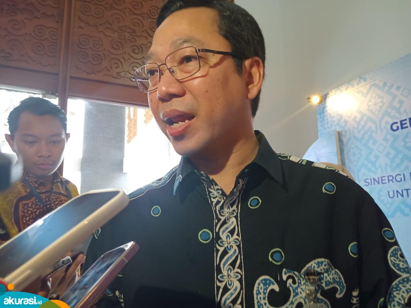 Budi Widihartanto, Kepala Perwakilan Bank Indonesia (BI) Provinsi Kaltim, ketika diwawancarai awak media terkait Gerakan Pangan Murah. (Yasinta Erikania Daniartie/Akurasi.id)