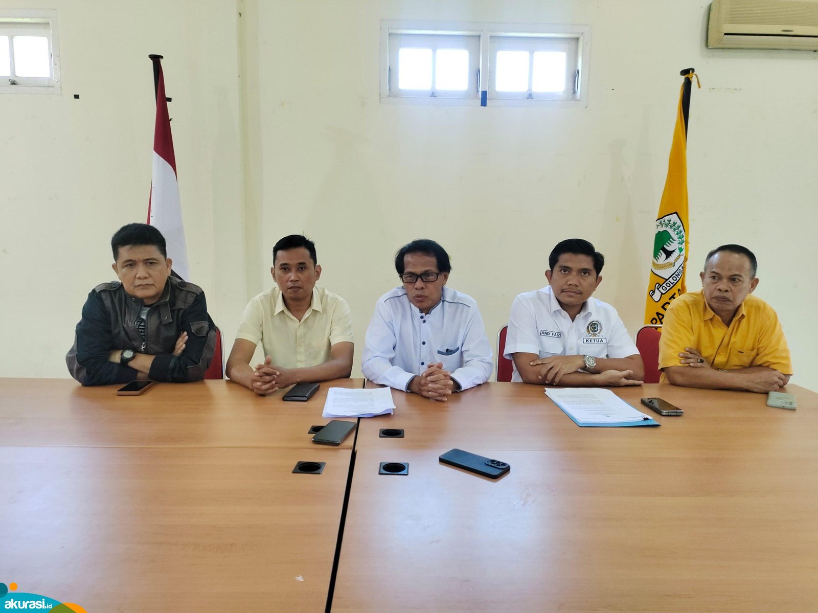 Konferensi pers DPD II Partai Golkar Bontang terkait pembukaan penjaringan Bacalon Wakil Walikota Bontang. (Dwi kurniawan nugroho/akurasi.id)