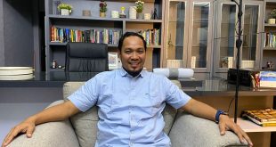 Anggota Legislatif Kota Bontang Muhammad Aswar saat diwawancarai terkait kesiapan menuju pencalonan calon wakil walikota pada Pilkada 2024. (Nuraini/Akurasi.id)