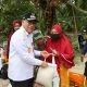 Tinjau Desa Api-Api, Pj Bupati PPU Berikan Bantuan Bagi yang Terdampak Banjir