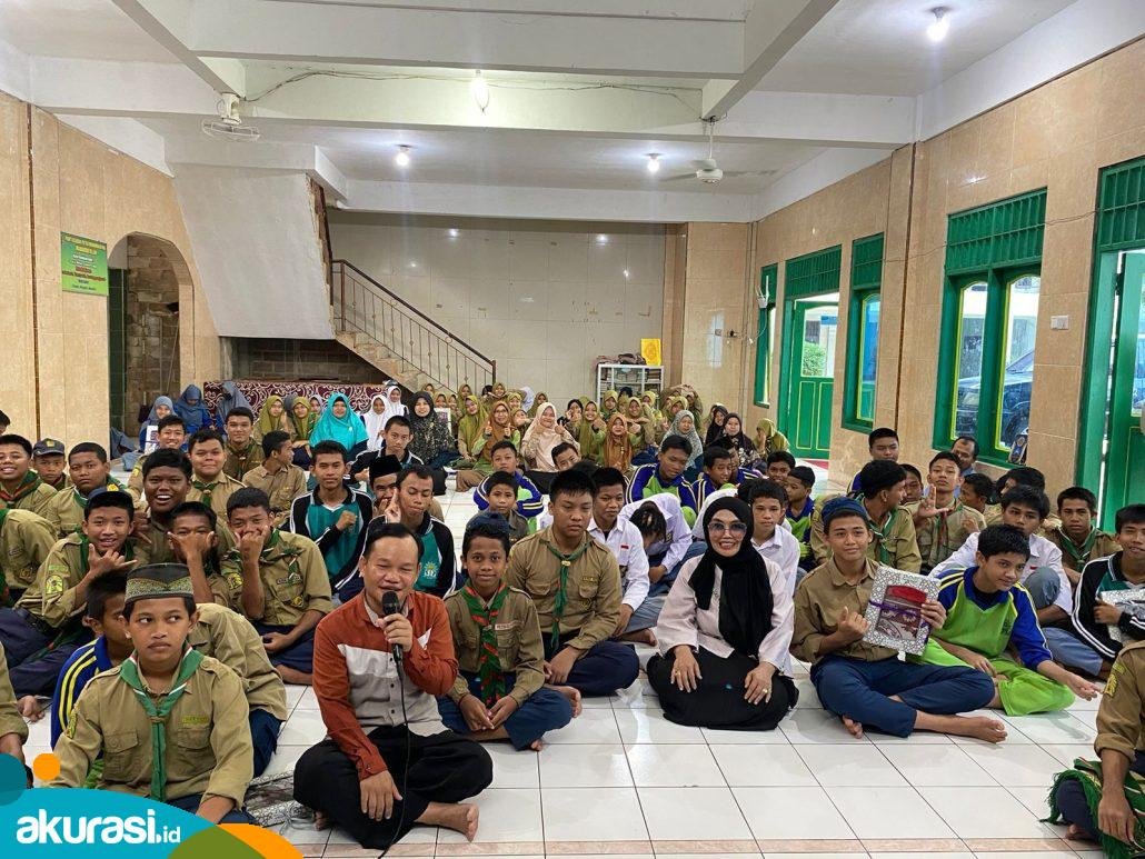 Neni Moerniaeni mengunjungi pelajar SMK Muhammadiyah Bontang, Selasa, 21 Mei 2024. (istimewa)