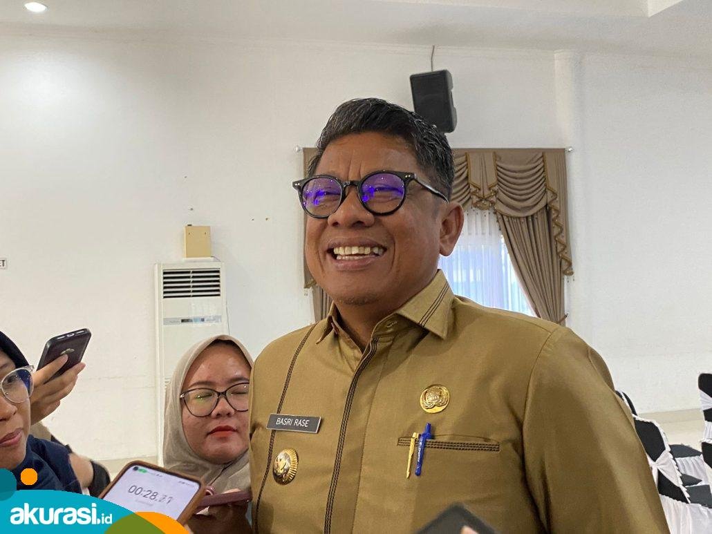 Wali Kota Bontang Basri Rase, menanggapi perihal dirinya dicopot dari jabatan Ketua DPC PKB Bontang. (Nuraini/Akurasi.id)
