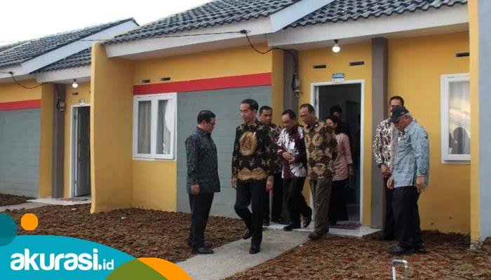 Presiden Jokowi mengunjungi salah satu perumahan rakyat. Di Kaltim, para guru menolak Tapera. (Istimewa)