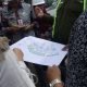 Peninjaun pembangunan kontruksi terintregasi rancang bangun ruang publik berketahanan iklim, di sekitar Pasar Segiri, Samarinda. (Dhion/Akurasi.id)