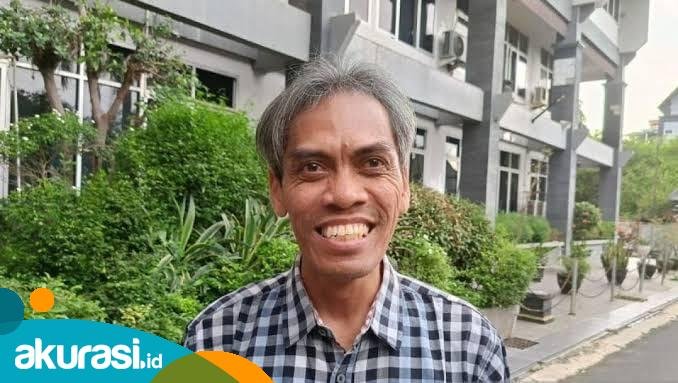 Pengamat Ekonomi Universitas Mulawarman Samarinda, Purwadi Purwoharsojo, berbicara terkait Plaza 21 jadi kantong parkir. (Istimewa)