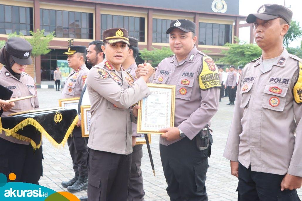 Berdedikasi, 16 Personel Berprestasi Polresta Samarinda Diganjar Penghargaan