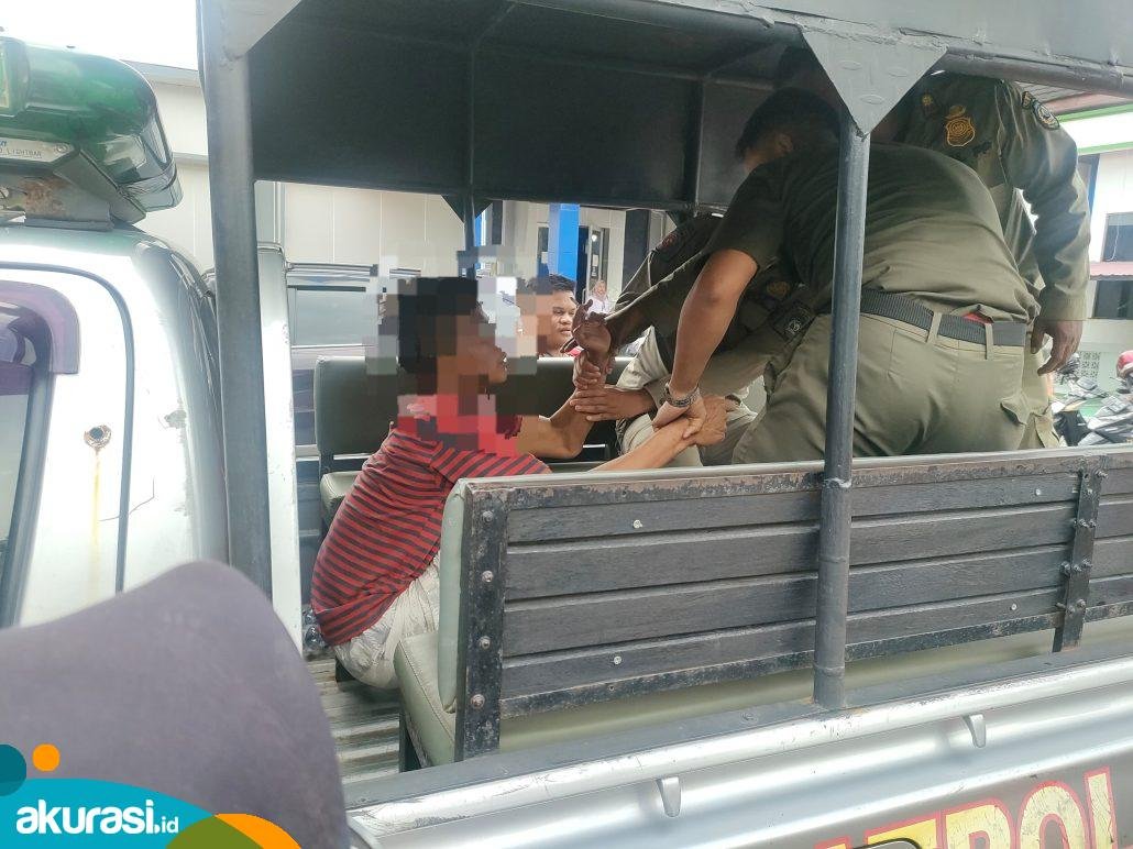 Diamankan Satpol PP Saat Nyanyi di Depan Toko Hp, Pria Asal Loktuan Gigit Petugas