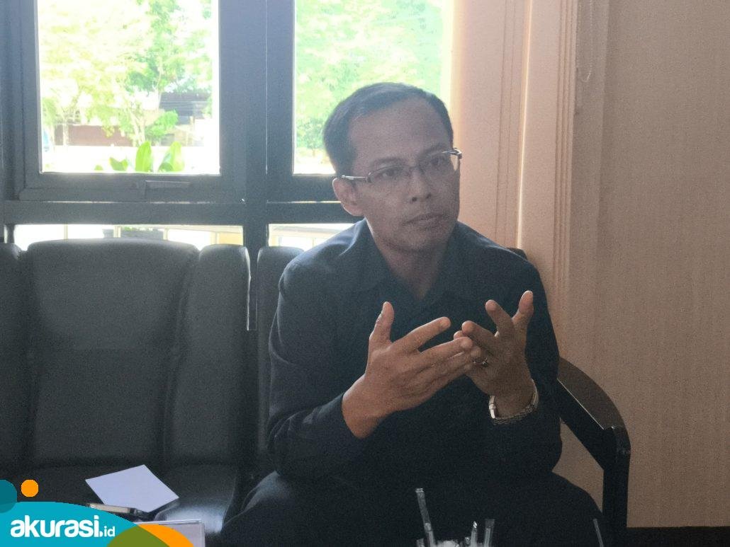 Kepala Pengadilan Agama Kota Bontang, Nor Hasanuddin menjelaskan tren pernikahan dini di Kota Bontang semakin turun 3 tahun terakhir. (Dwi Kurniawan Nugroho / Akurasi.id)