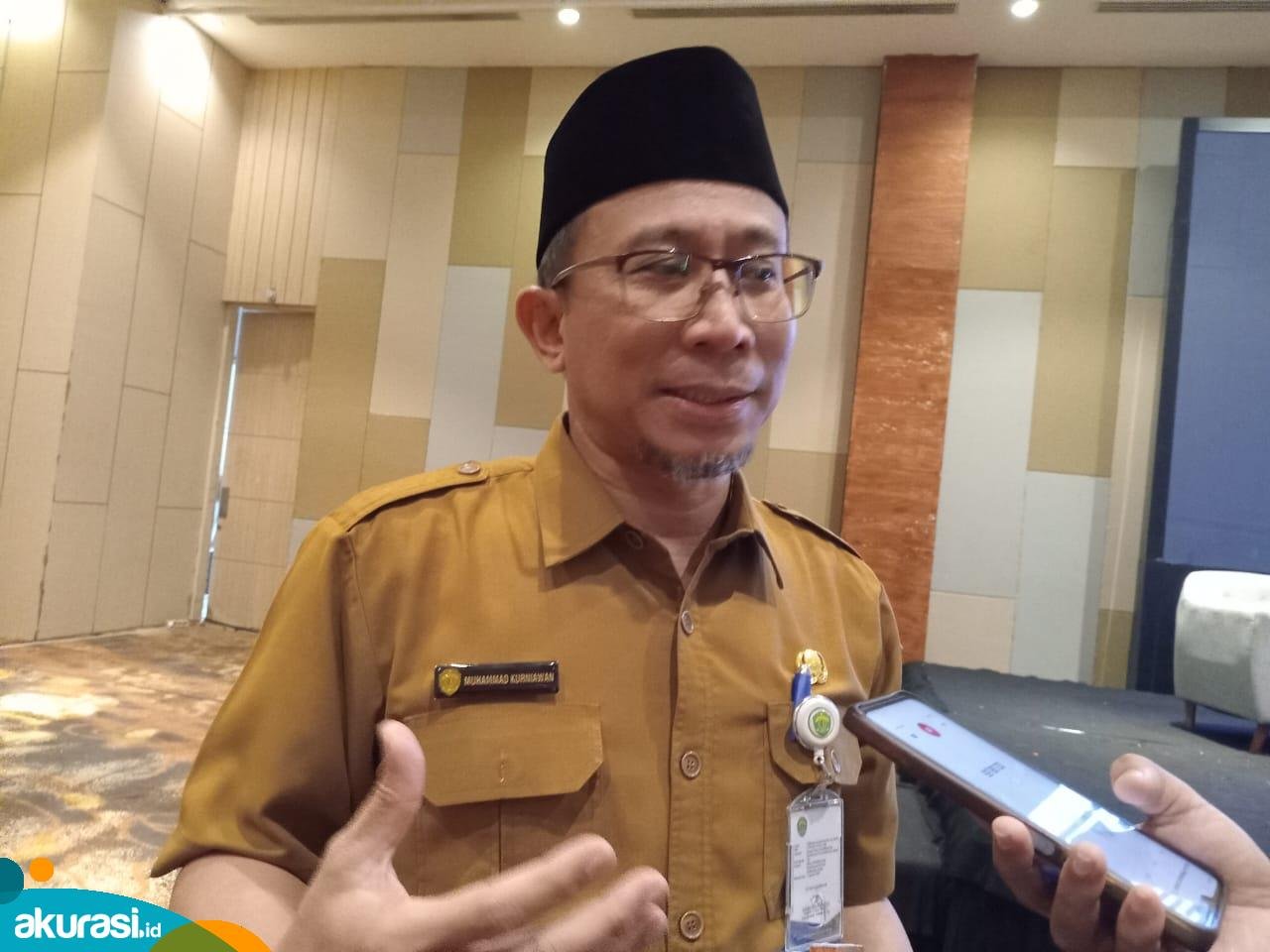 Kadisdikbud Kaltim, Muhammad Kurniawan, saat diwawancarai oleh media ini. (Yasinta Erikania Daniartie/Akurasi.id)
