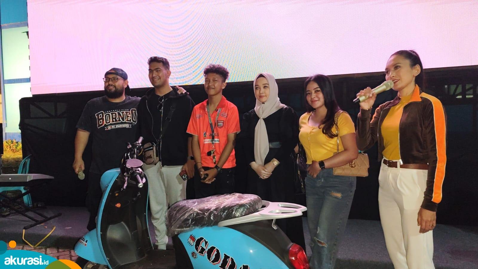 Dihadiri Ribuan Supporter, HYC Sukses Gelar Nobar Final Piala Presiden 2024 