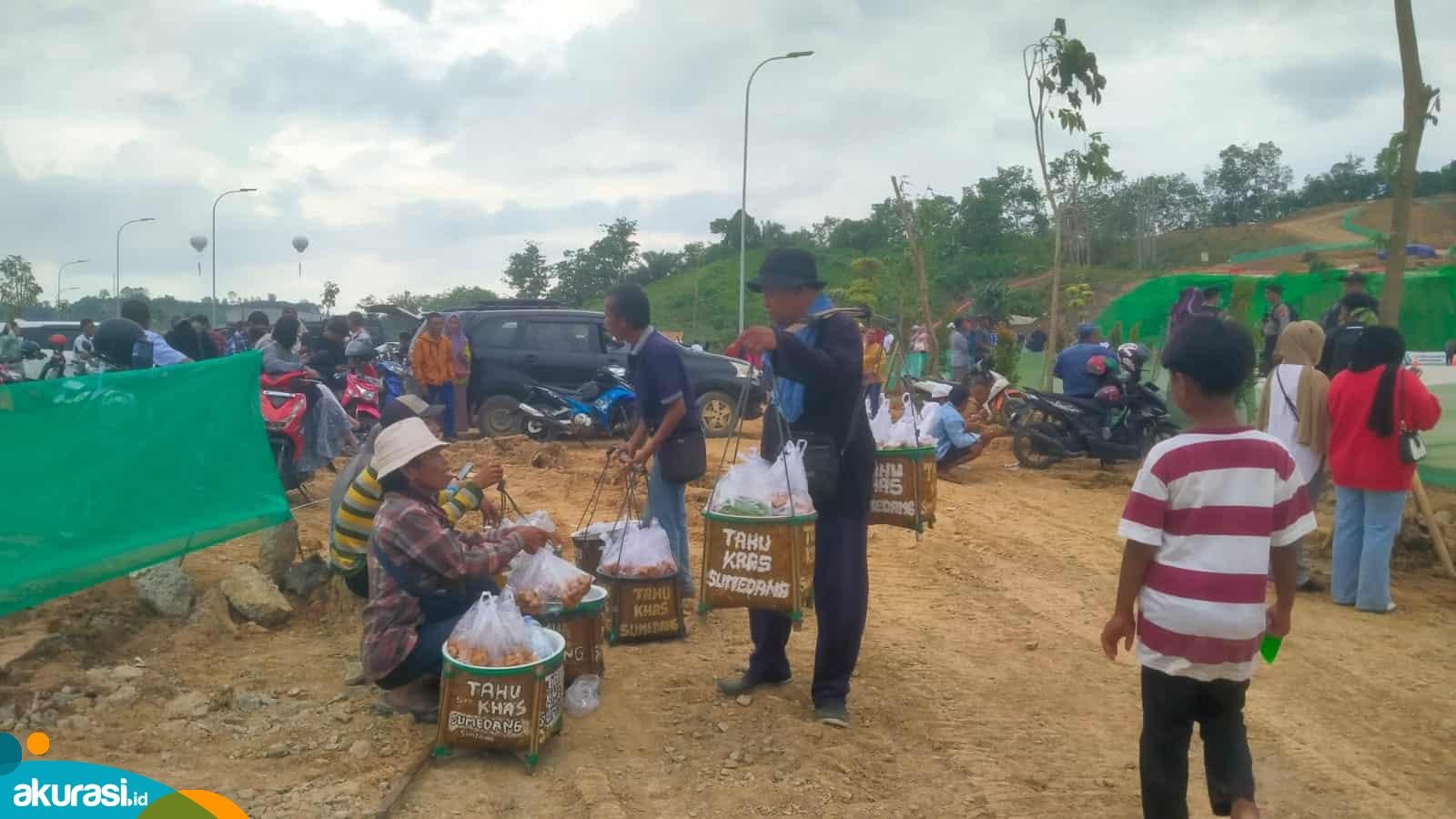 Manfaatkan Momentum Kemerdekaan di IKN, Pedagang Tahu Sumedang Rela Cari Tumpangan