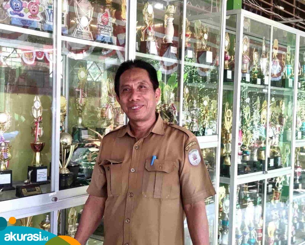 198 Siswa SMPN 5 Bontang Terima Seragam dari Pemkot