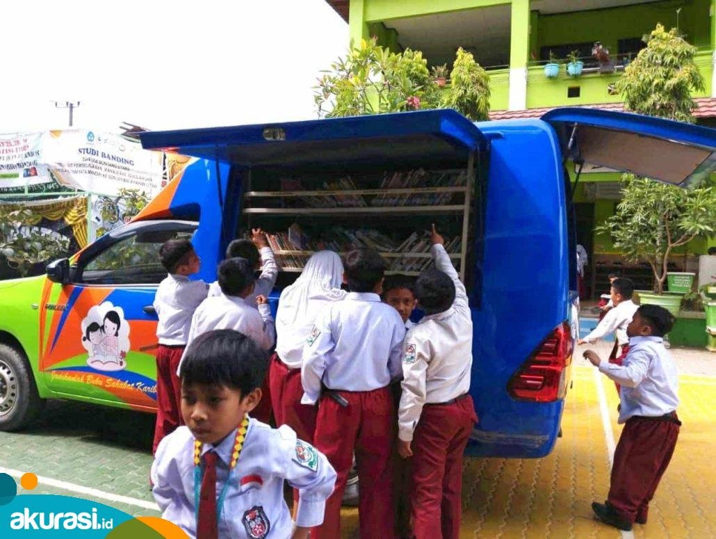 Membangun Budaya Membaca di SDN 008 Bontang Utara Lewat Perpustakaan Keliling