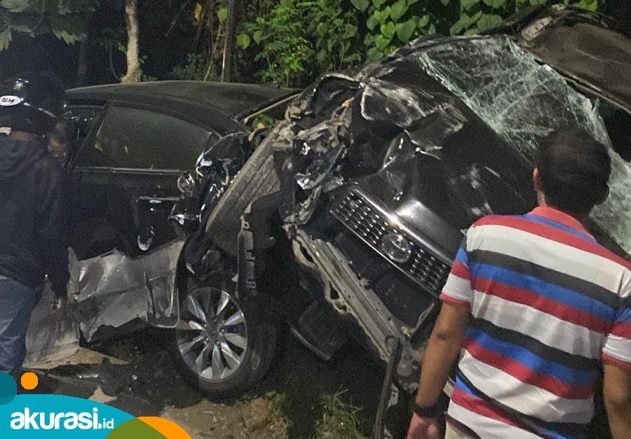 Truk Tronton ‘Berulah’ Tabrak 6 Mobil di Suryanata Samarinda