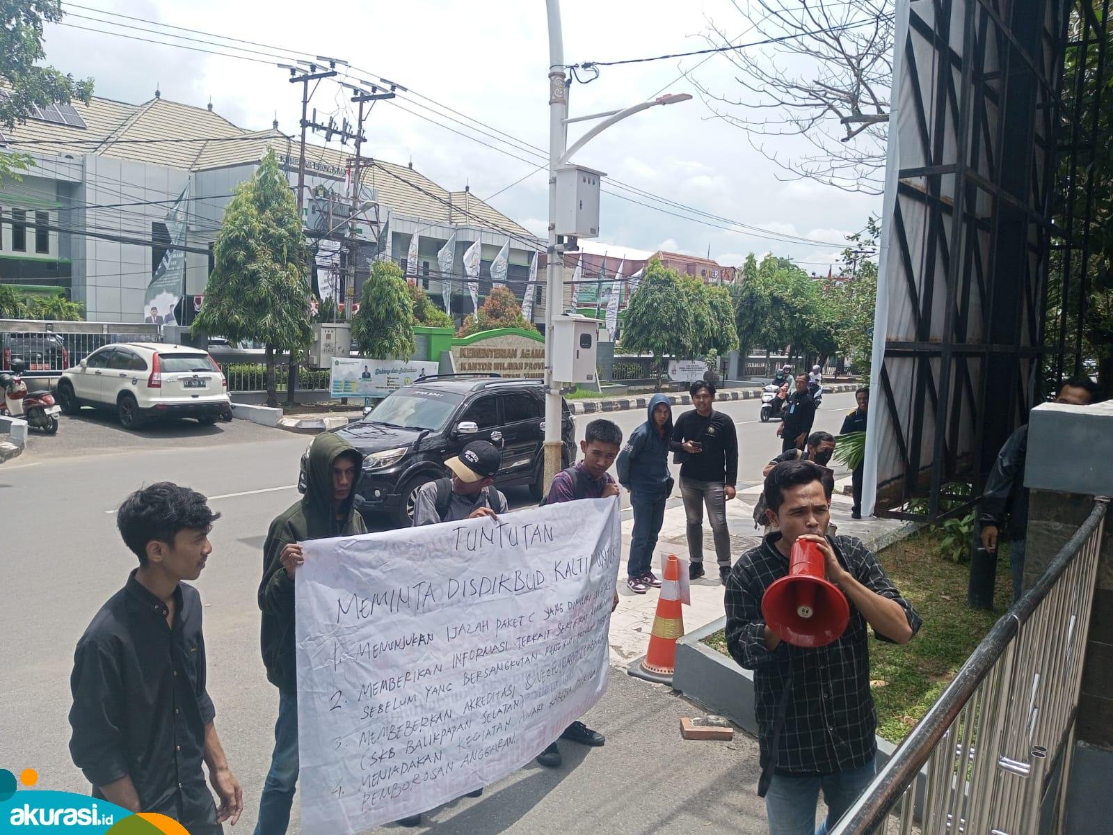 Dugaan Ijazah Palsu Nodai Pilkada Kukar, Mahasiswa Desak Penyelidikan