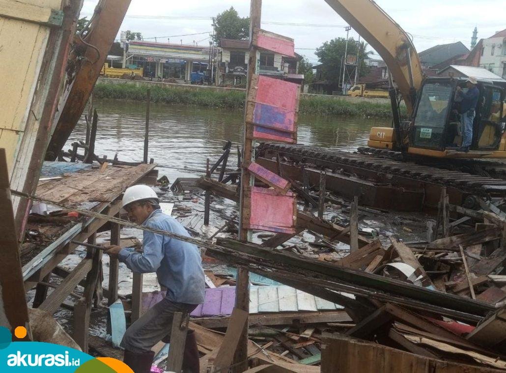 Pembongkaran Bangunan di SKM
