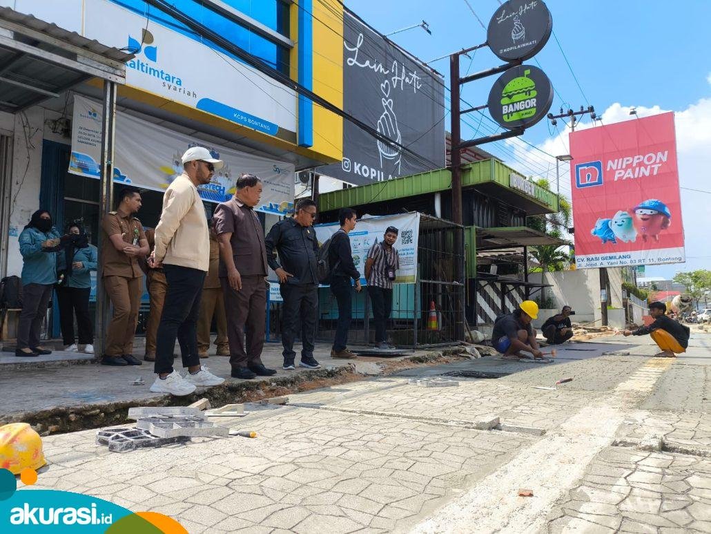 Trotoar Jalan Ahmad Yani