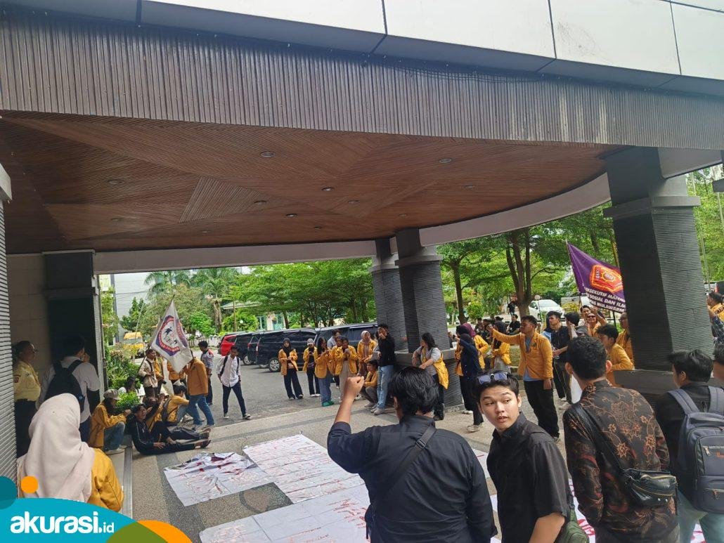 Mahasiswa Umul Demo