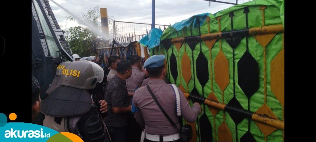 Demonstrasi Aliansi Peduli Nelayan Kerang Dara