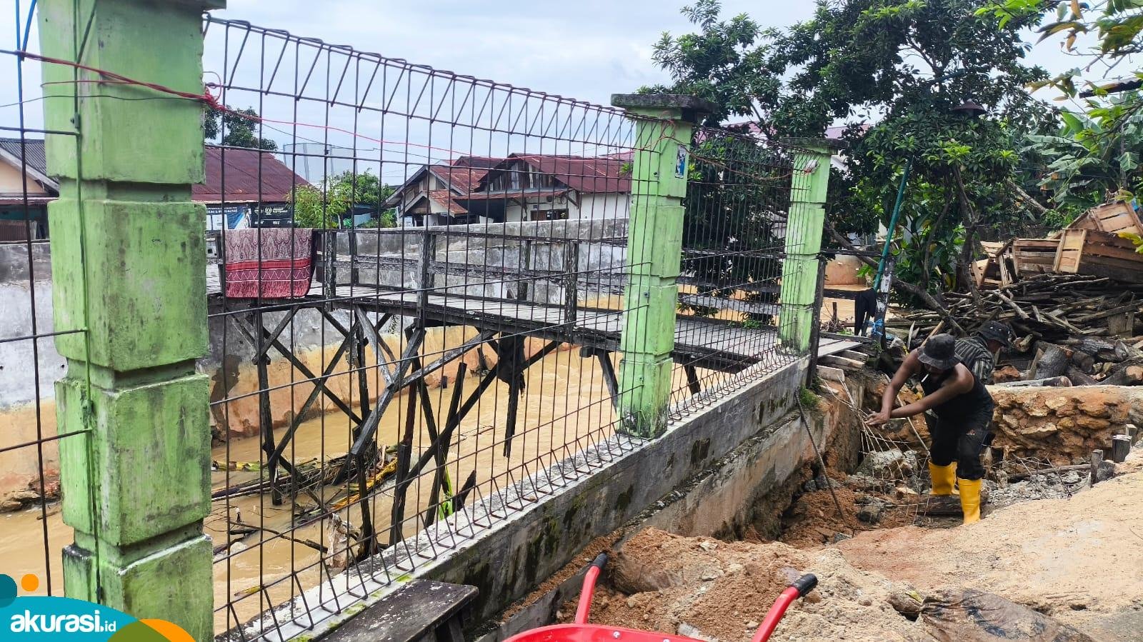 Jembatan Rusak di Gunung Elai