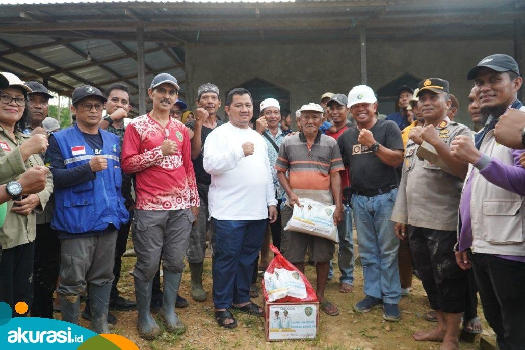 Bupati PPU Tembus Jalan Berlumpur Demi Warga Sotek: Bantuan Disalurkan, Perbaikan Jalan jadi Prioritas