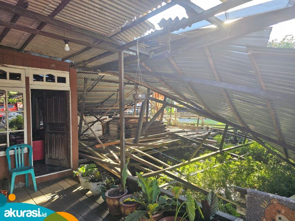 Puting Beliung Robohkan Rumah Warga Sidorejo