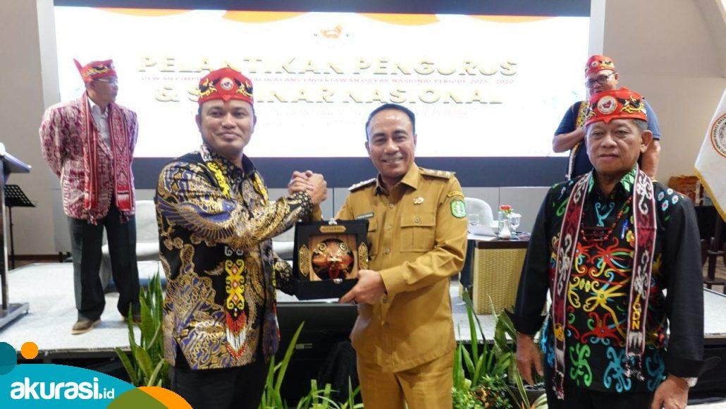Rudy Mas’ud Suku Dayak