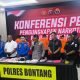 Pasutri Ini Pilih Jadi Pemasok Sabu