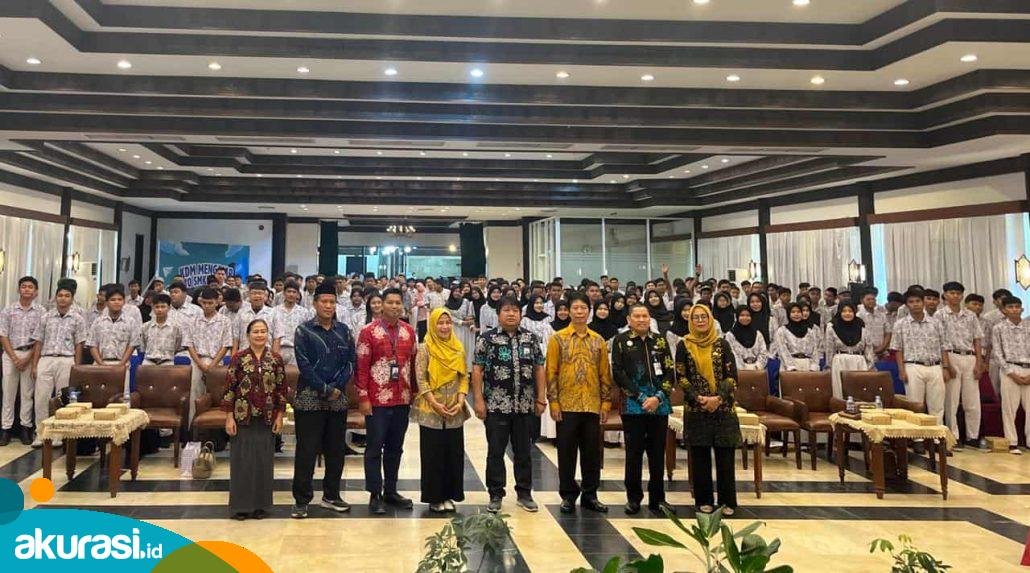 KDM Mengajar Goes to School