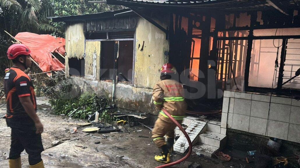 Rumah Terbakar di Nipah-Nipah