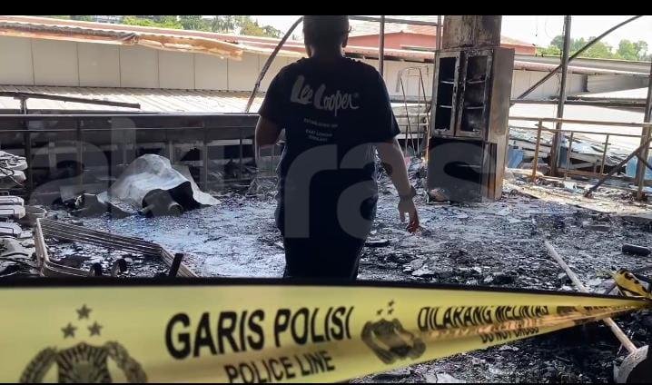 Kebakaran Dini Hari di RSUD AWS