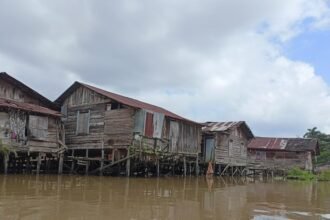 Bangunan Kumuh Bantaran Sungai