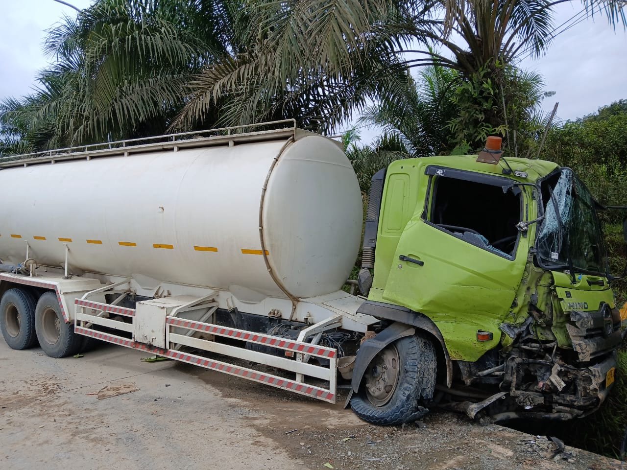 Truk Tronton