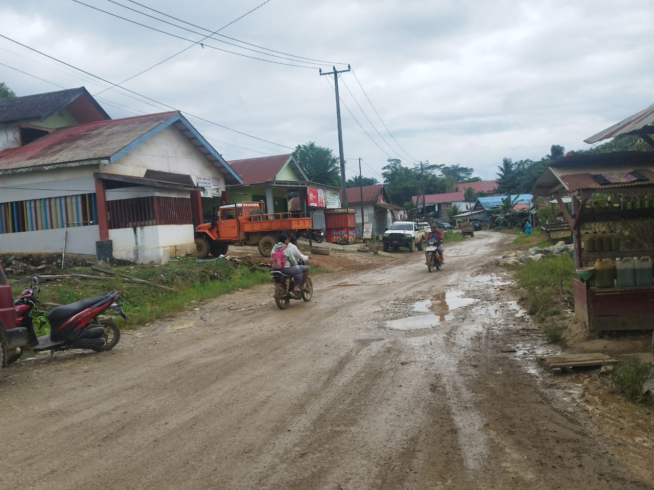 Jalan Sotek-Bongan