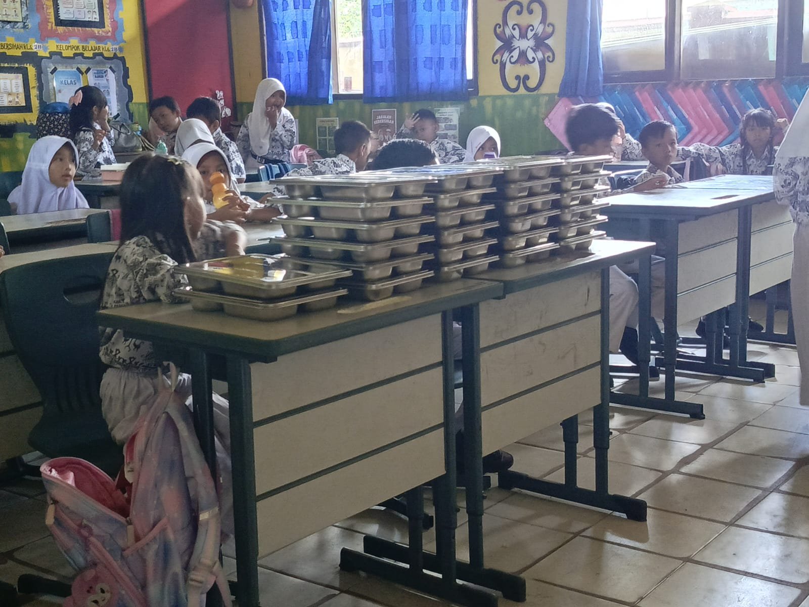 Hari Pertama MBG di SDN 003 Penajam