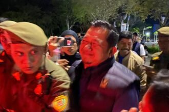 Bupati PPU Bungkam Soal Pindah Partai, Satpol PP Justru Hadang Liputan Pers