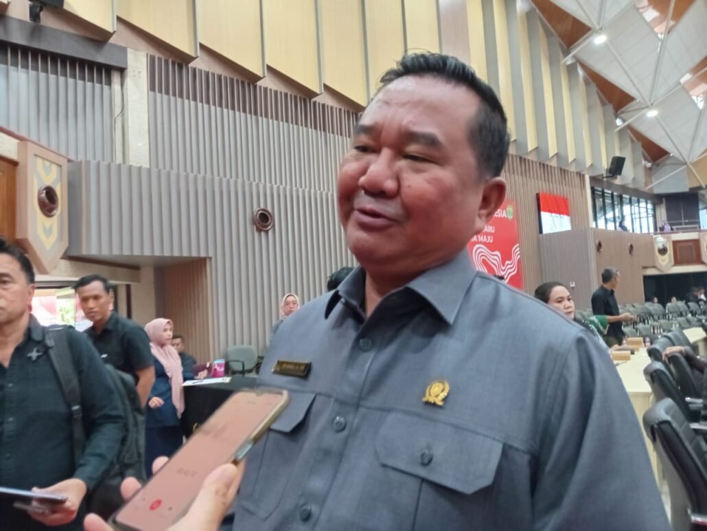 Ekti Imanuel Komitmen Perjuangkan Rumah Ibadah Layak di Kutai Barat