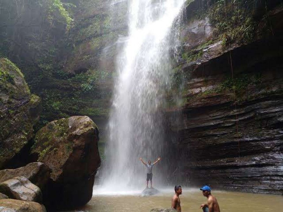 Air Terjun Tembinus