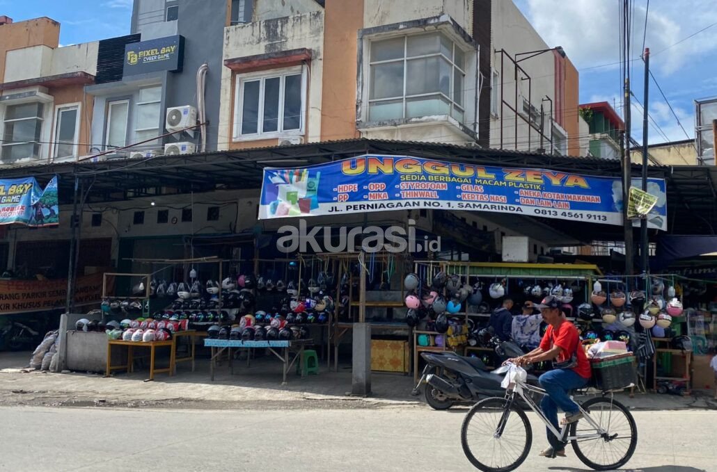 Penadahan Helm Curian