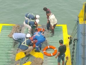 Penumpang Ferry di Penajam Nekat Terjun ke Laut