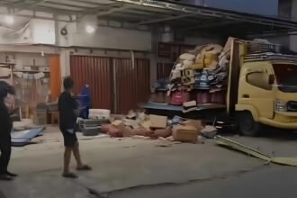 Truk Muatan Tabung Gas Meledak